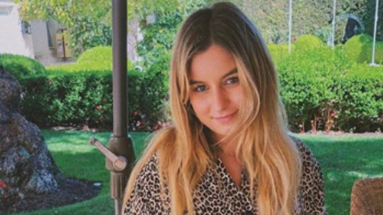 GALA VIDÉO – Darina Scotti, fille de Sylvie Vartan, sexy et polissonne