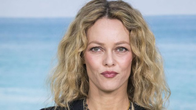GALA VIDEO - Vanessa Paradis, ce pèlerinage très émouvant après son mariage avec Samuel Benchetrit