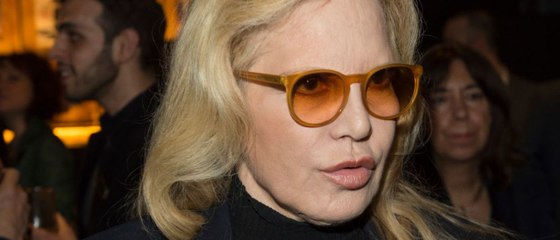 GALA VIDEO - L’affront de Sylvie Vartan à Laeticia Hallyday dans la chambre d’hôpital de Johnny