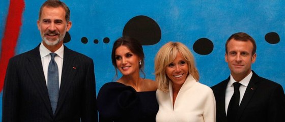 GALA VIDEO - Brigitte et Emmanuel Macron : la surprise qu’ils ont réservée à Letizia et Felipe d’Espagne