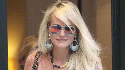 GALA VIDÉO - Pourquoi le souhait de Laura Smet de récupérer la maison de Marnes-la-Coquette n’est pas évident pour Laeticia ?