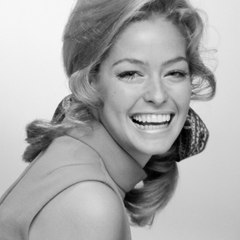 VOICI // SOCIAL - Hommage Farah Fawcett (1)