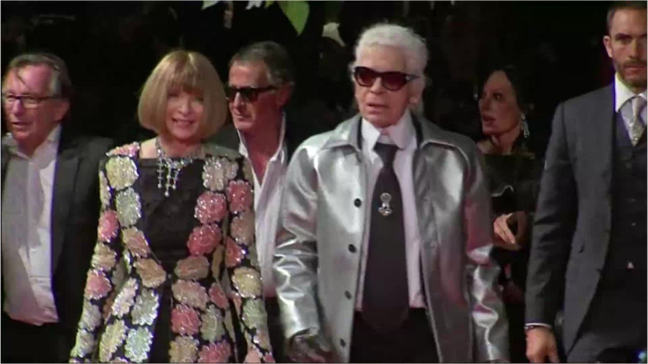 VOICI Karl Lagerfeld n’est pas mort d’un cancer du pancréas : la vraie cause de son décès dévoilée