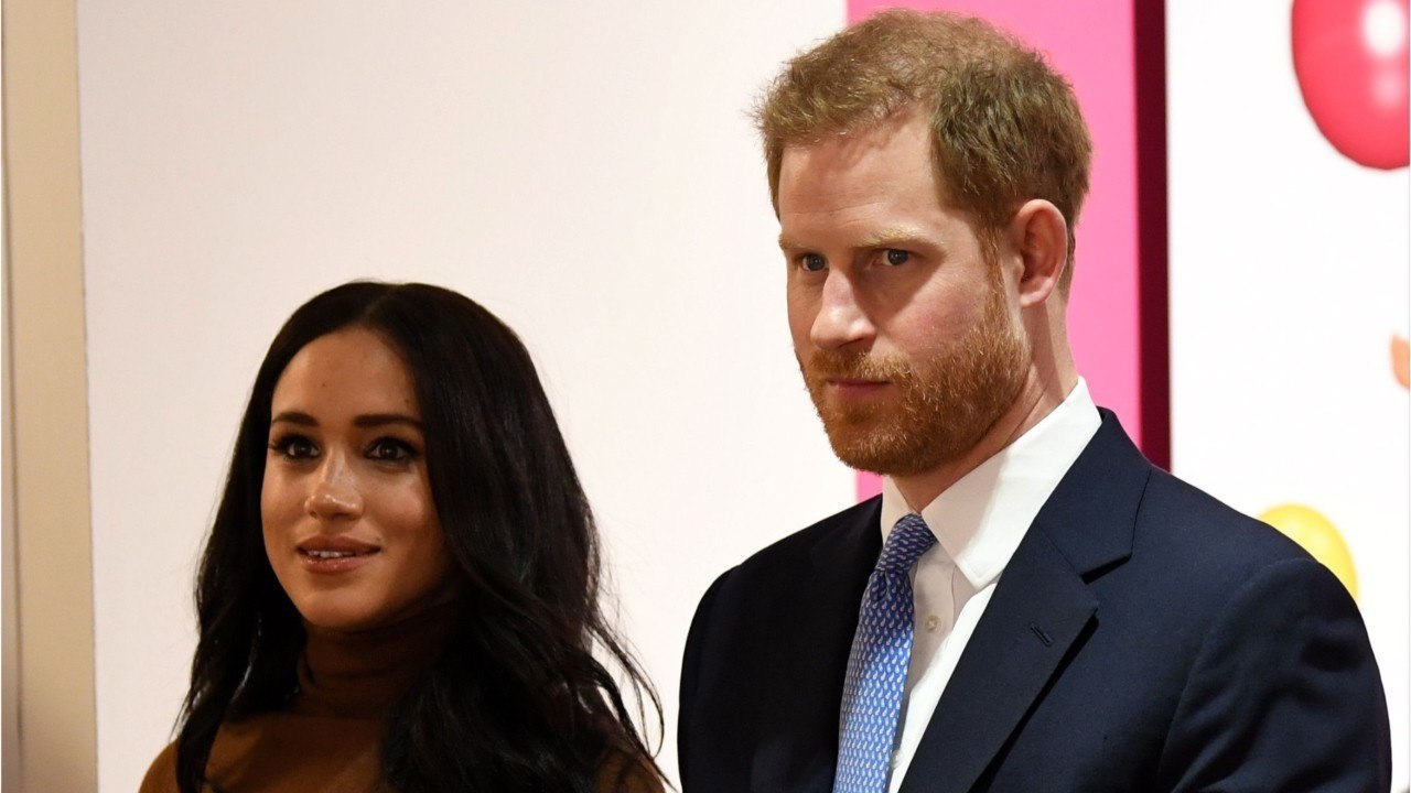 VOICI Prince Harry et Meghan Markle : Buckingham Palace contredit publiquement leur annonce