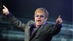 VOICI - Elton John en deuil : la mère de son mari David Furnish est décédée