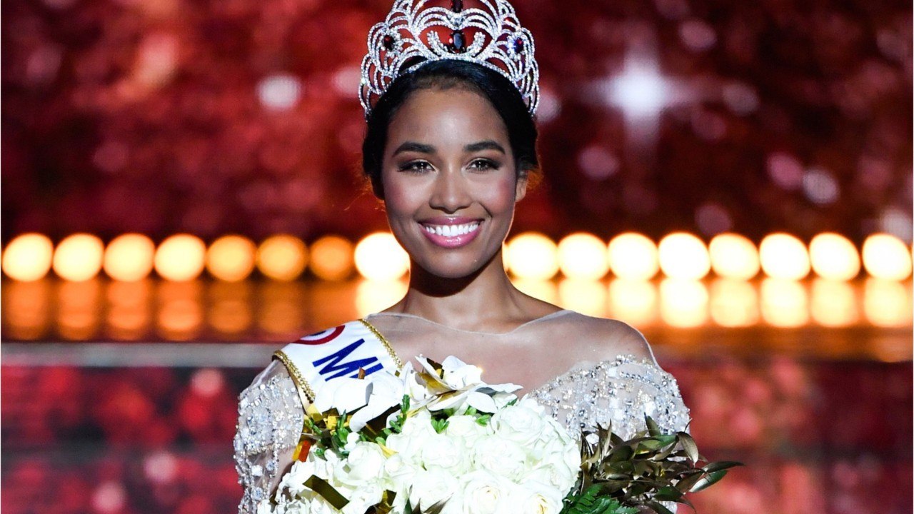 VOICI Miss France 2020 : Clémence Botino victim...