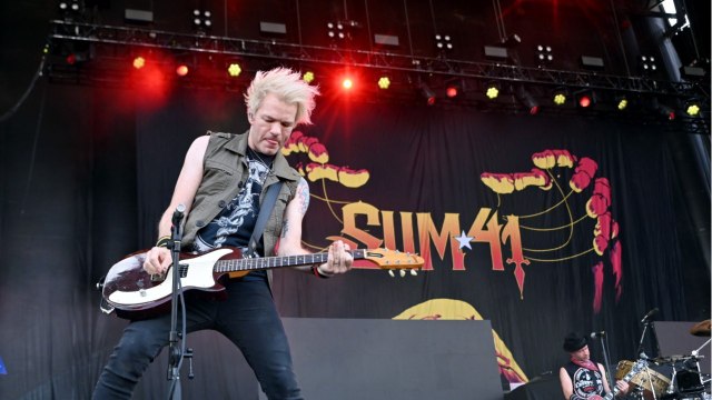 VOICI Sum 41 Annule Un Concert À Paris : La Version Du Groupe Démentie Par Les Fans Et Le Gérant De La Salle (1)
