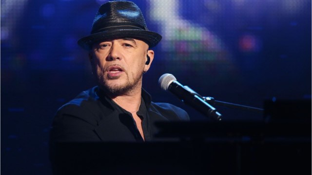 VOICI - Pascal Obispo boycotté ? Il pousse un gros coup de gueule contre les Francofolies
