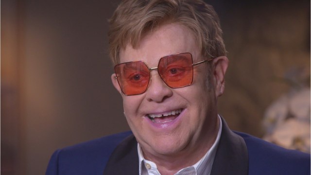 Voici -Elton John: Le Comportement Odieux De Sa Mère Le Jour De Son Mariage Avec David Furnish (1)
