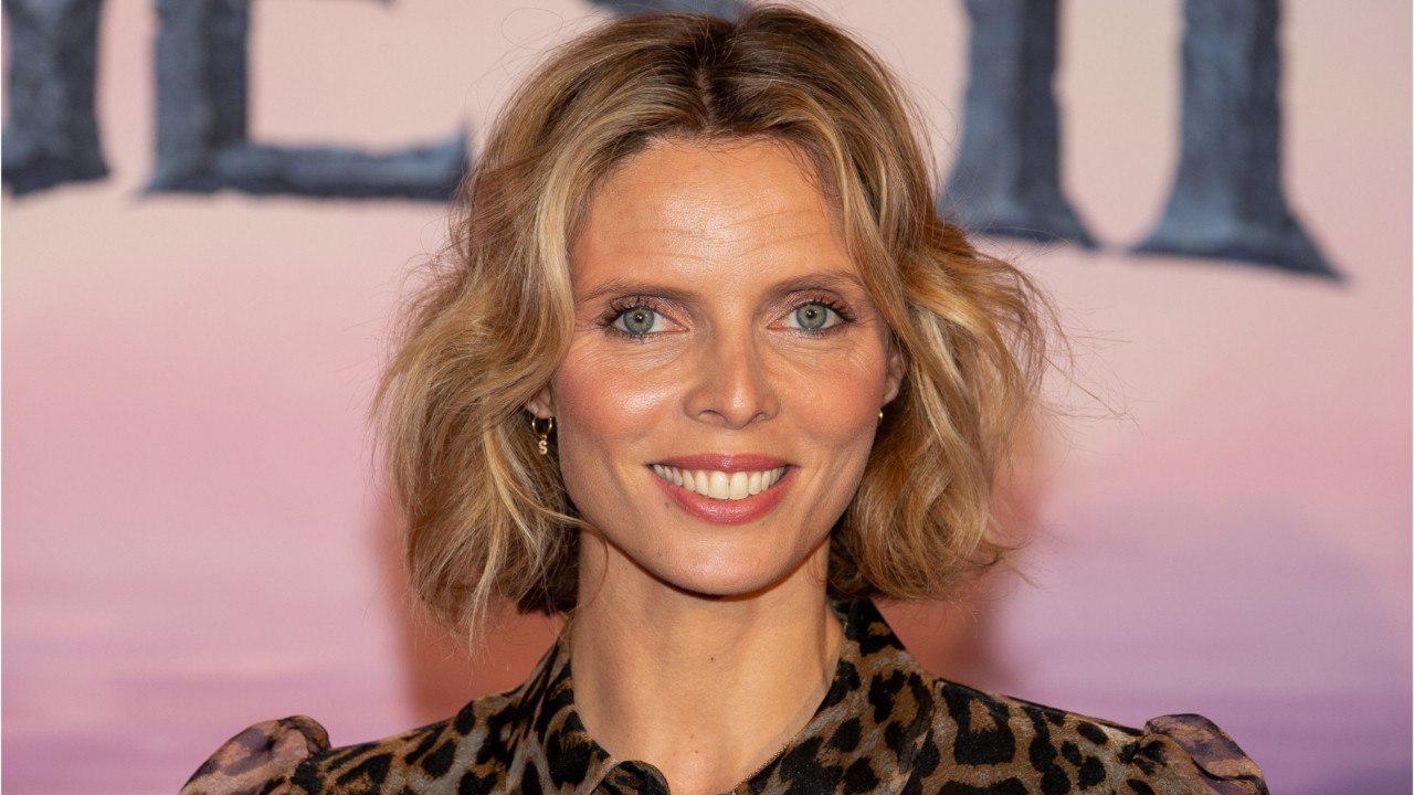 VOICI - Sylvie Tellier pose avec sa fille sur Instagram : elle se fait clasher et réplique !