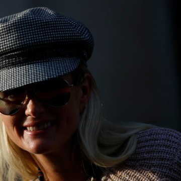 VOICI social- Laeticia Hallyday : Les Révélations Choc De Son Ex-agente Sur Ses Agissements (1)