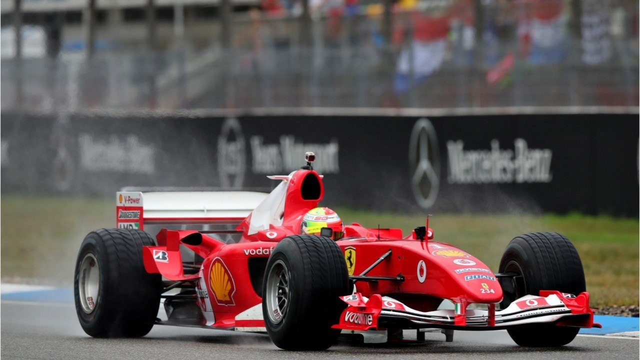 VOICI - Michael Schumacher : un ancien coéquipier critique le côté humain du champion de Formule 1