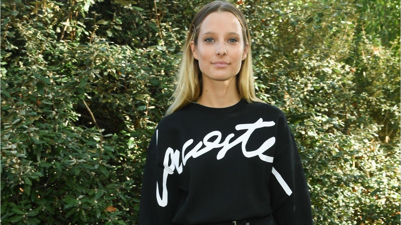 VOICI - Ilona Smet : son tendre baiser avec son compagnon Kamran pour la nouvelle année