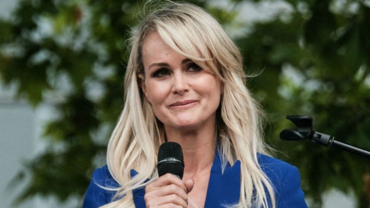 VOICI Caveau familial de Johnny : les graves accusations des habitants de St-Barth contre Laeticia Hallyday