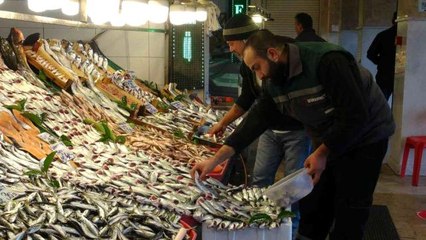 Yılın en çok tercih edilen balığı! Kilosu 80 liradan kapış kapış satılıyor