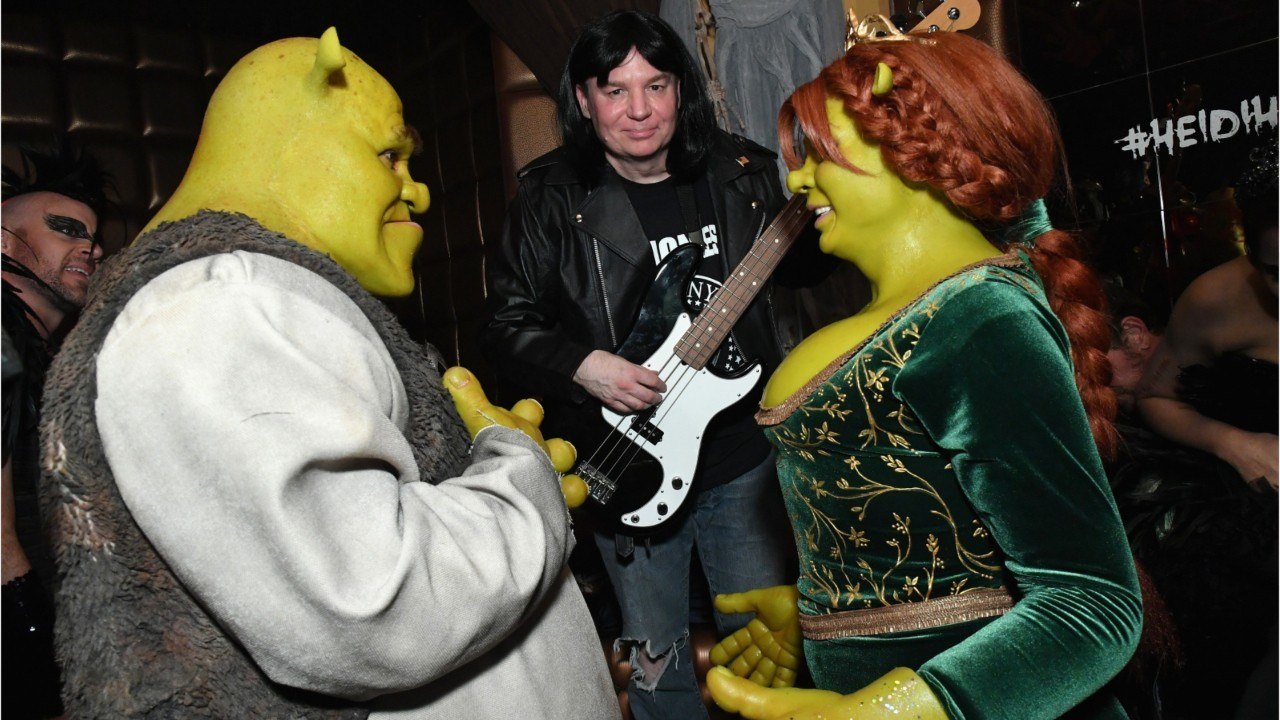 VOICI - Heidi Klum pose topless et fait mourir de rire ses fans