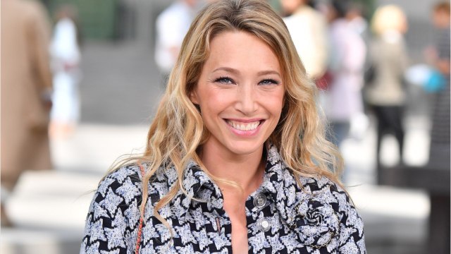 VOICI - Laura Smet : son hommage émouvant à son père Johnny Hallyday le jour de son mariage