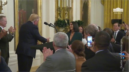 VOICI Kim Kardashian à la Maison blanche : elle prend la parole pour les droits des prisonniers américains