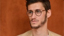 VOICI - Jean-Baptiste Maunier bientôt papa : il dévoile le baby bump de sa chérie