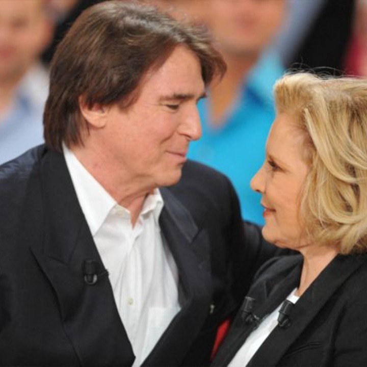 VOICI social - Sylvie Vartan : Son Mari Tony Scotti Jaloux De Johnny Hallyday ? (1)