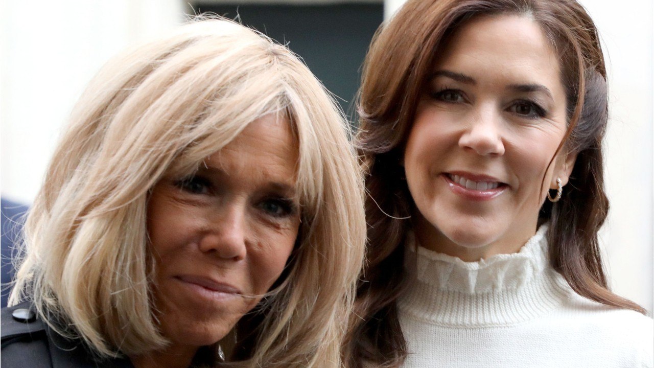 VOICI Brigitte Macron fait sensation dans un lycée parisien avec la princesse héritière du Danemark