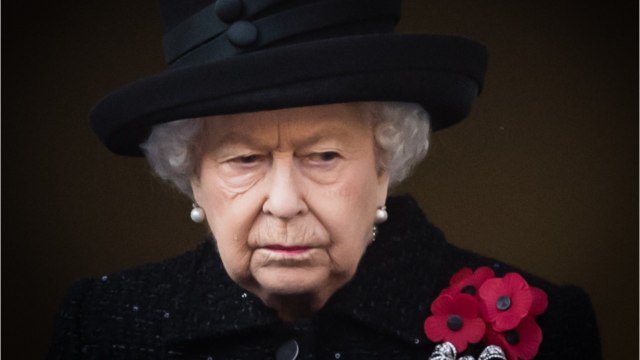 VOICI - Le Prince Andrew Au Coeur D’un Scandale : Elizabeth II Prend Une Importante Décision (1)