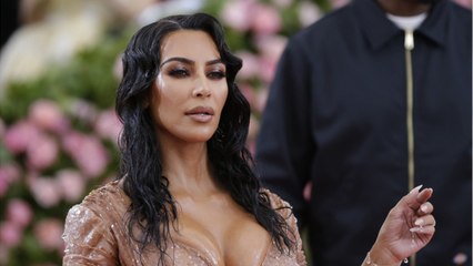 VOICI Kim Kardashian rencontre un prisonnier accusé de quatre meurtres : la réaction de la mère d’une victime