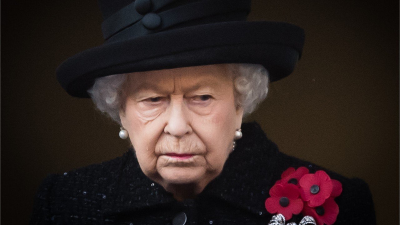 VOICI - Le prince Andrew au coeur d’un scandale : Elizabeth II prend une importante décision