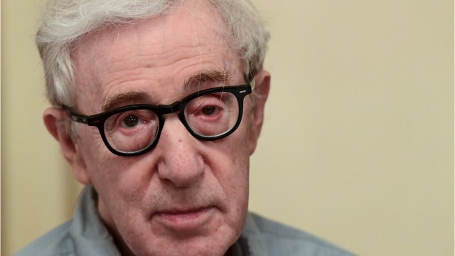VOICI Polémique autour du dernier film de Woody Allen, Un jour de pluie à New York, sorti deux ans après son tournage