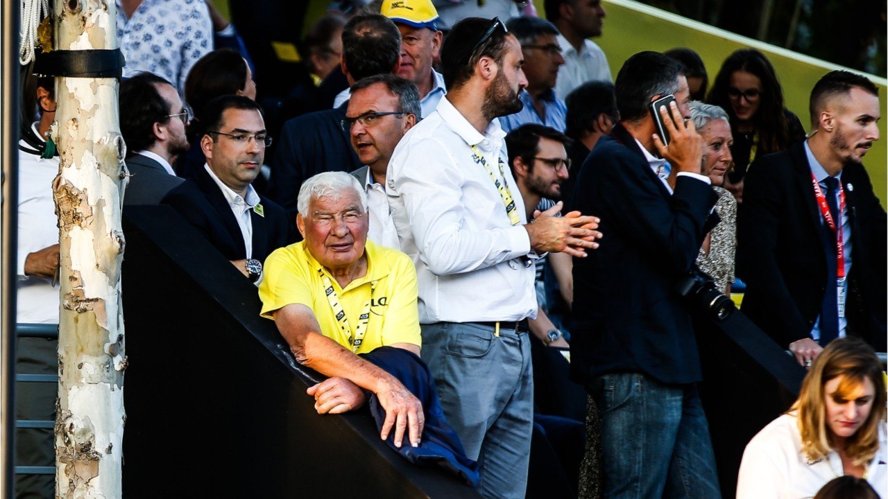 VOICI // Raymond Poulidor hospitalisé dans un état de « grande fatigue "