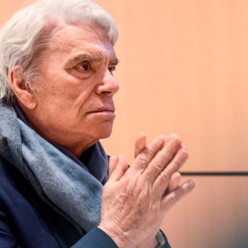 VOICI social - Bernard Tapie Atteint D'un Cancer : Les Nouvelles Inquiétantes Sur Son État De Santé (1)
