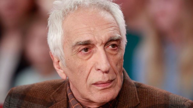 VOICI Gérard Darmon : ce lourd secret de famille que sa mère lui a appris juste avant de le quitter