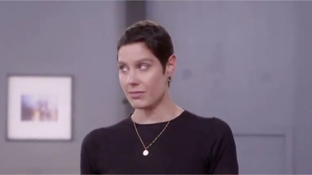 Stars à nu : Fanny Leeb, en larmes, se confie sur son manque de confiance depuis son cancer