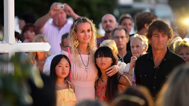 VOICI Laeticia Hallyday : ses filles Jade et Joy loin d’être des enfants pourris-gâtés