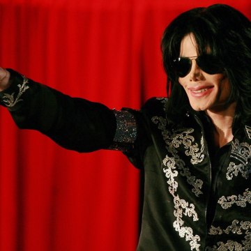 VOICI social - Michael Jackson Accusé De Pédophilie : Les Révélations Troublantes De Macaulay Culkin Refont Surface (1)