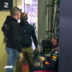 Anthony Hamilton congratula Max Verstappen