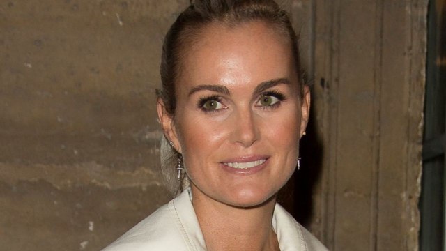 VOICI - Laeticia Hallyday menteuse ? Son père André Boudou balance sur son passé