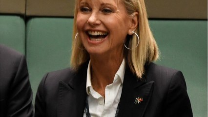 VOICI Olivia Newton-John utilise du cannabis pour soulager les douleurs liées à son cancer