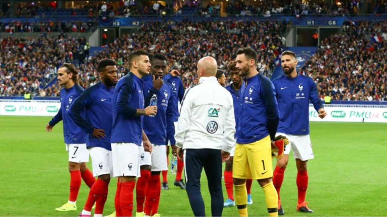 VOICI - Le Stade de France diffuse le mauvais hymne albanais, les Bleus « choqués " par cette erreur