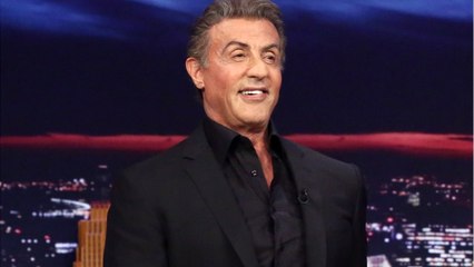 VOICI - Rambo : Sylvester Stallone lourdement blessé sur le tournage du premier volet