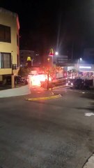 Vehículo se incendia en autoservicio del restaurante McDonald's
