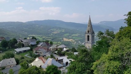 Saint-Vincent-les-Forts, vue sur le lac de Serre-Ponçon