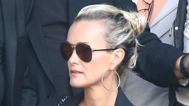 VOICI Laeticia Hallyday trahie ? Cette proche amie apporte son soutien à David