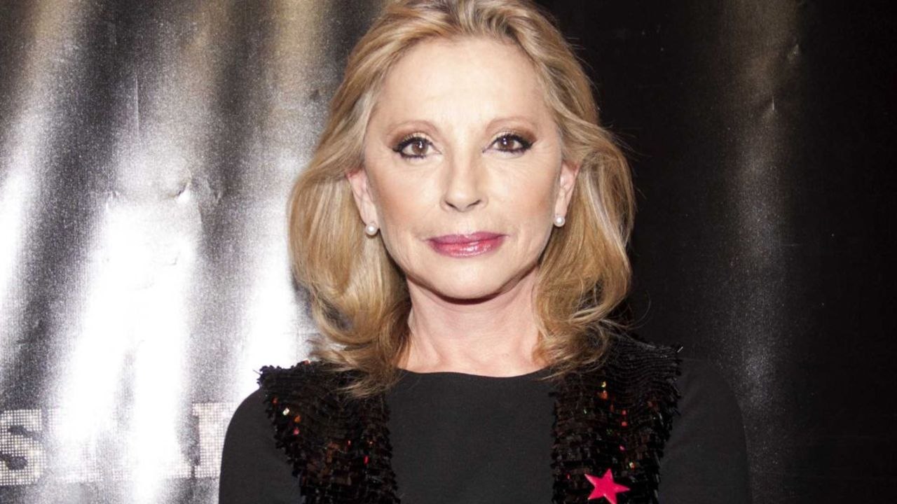 VOICI - Véronique Sanson atteinte d’une tumeur : en colère, elle brise le silence