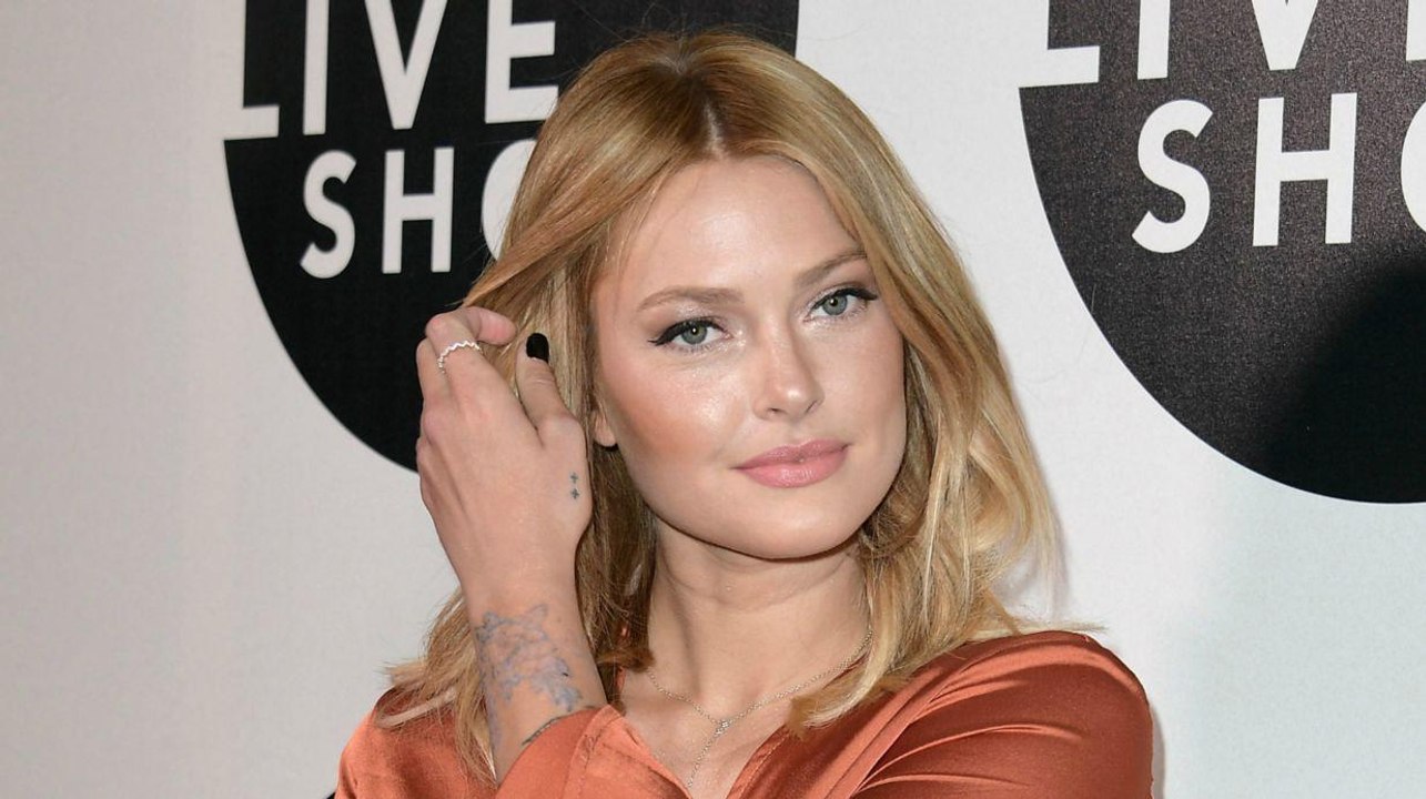 VOICI Caroline Receveur enceinte : le cauchemar de ses premiers mois de grossesse