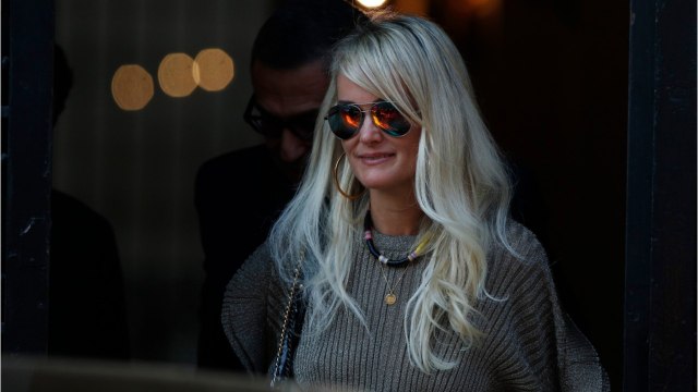 VOICI - Laeticia Hallyday à Saint-Barthélemy : elle évoque sa « désespérance sans Johnny