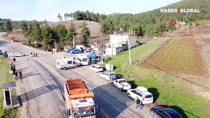 Bursa'da korkunç ölüm! Kar küreme makinesi otomobili bıçak gibi kesti