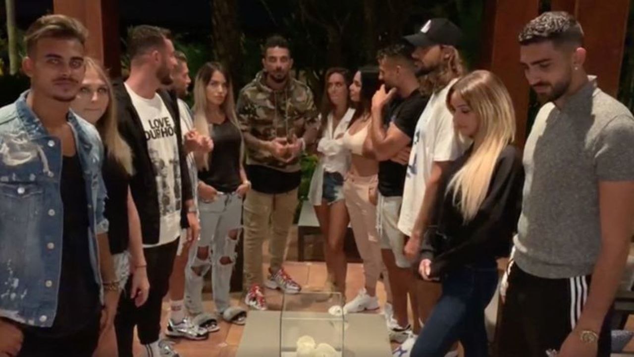 VOICI Les Marseillais VS Le reste du monde : après l’incendie de la villa, Julien Tanti fait une grande annonce