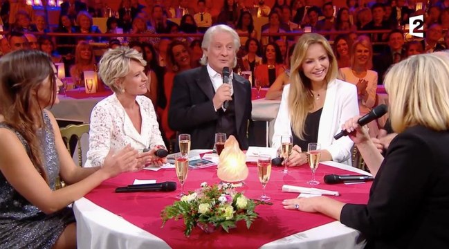 Un peu gêné, Patrick Sébastien parle de son histoire d'amour avec son invitée du Plus Grand Cabaret du monde