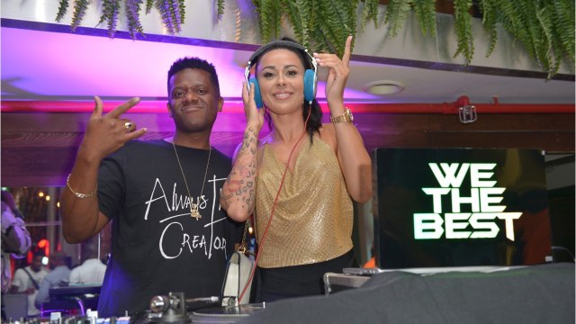 VOICI - Shanna Kress et sa sœur torrides en bikini : elles offrent une vue imprenable sur leurs fesses